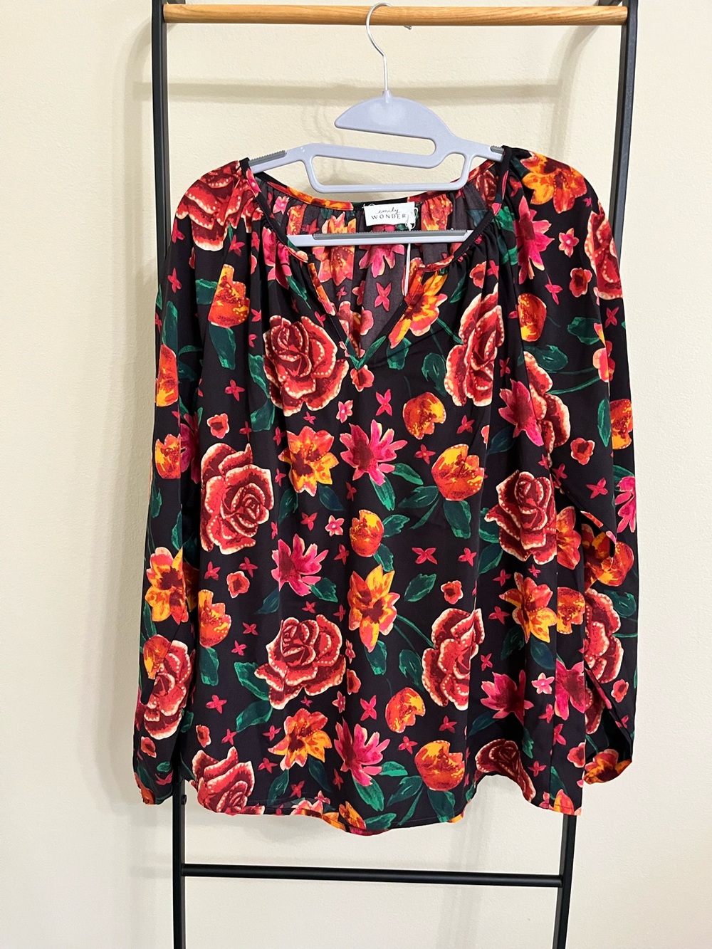 Emily Wonder Floral V-Neck Long Sleeve Blouse NWT Size Large